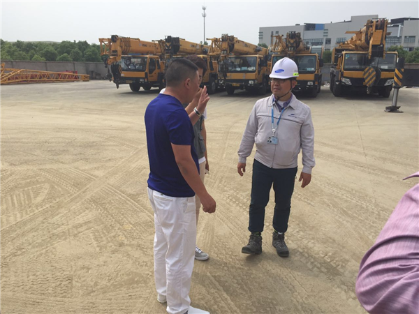 B735BF377B7FD4F7475DCEB14B5CA143